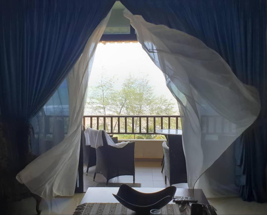Samsuria Beach Resort & Residence Cherating Bagian luar foto